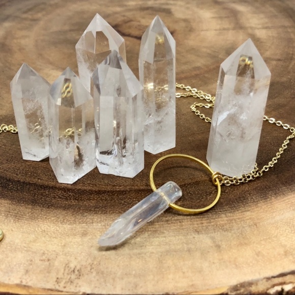 NWT Aura Quartz Crystal Circle 14K Gold Necklace - Picture 3 of 8